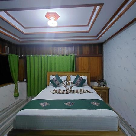 Friendly Homestay Lemukih Singaraja Esterno foto