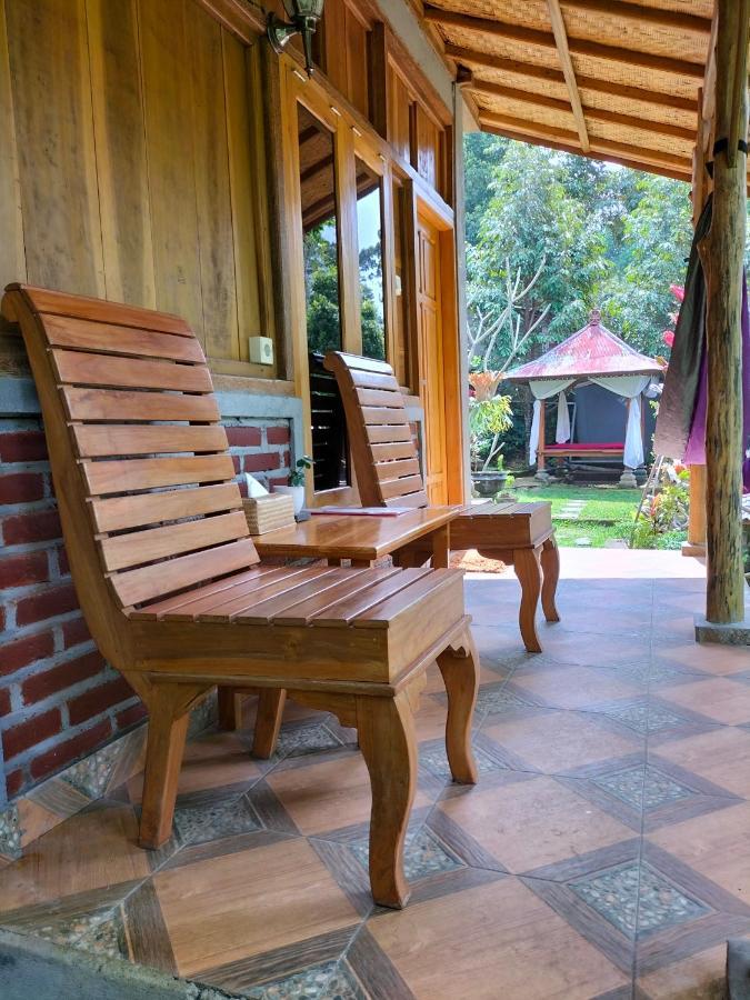 Friendly Homestay Lemukih Singaraja Esterno foto