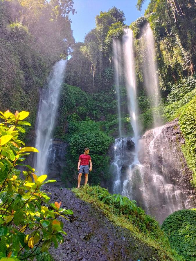 Friendly Homestay Lemukih Singaraja Esterno foto