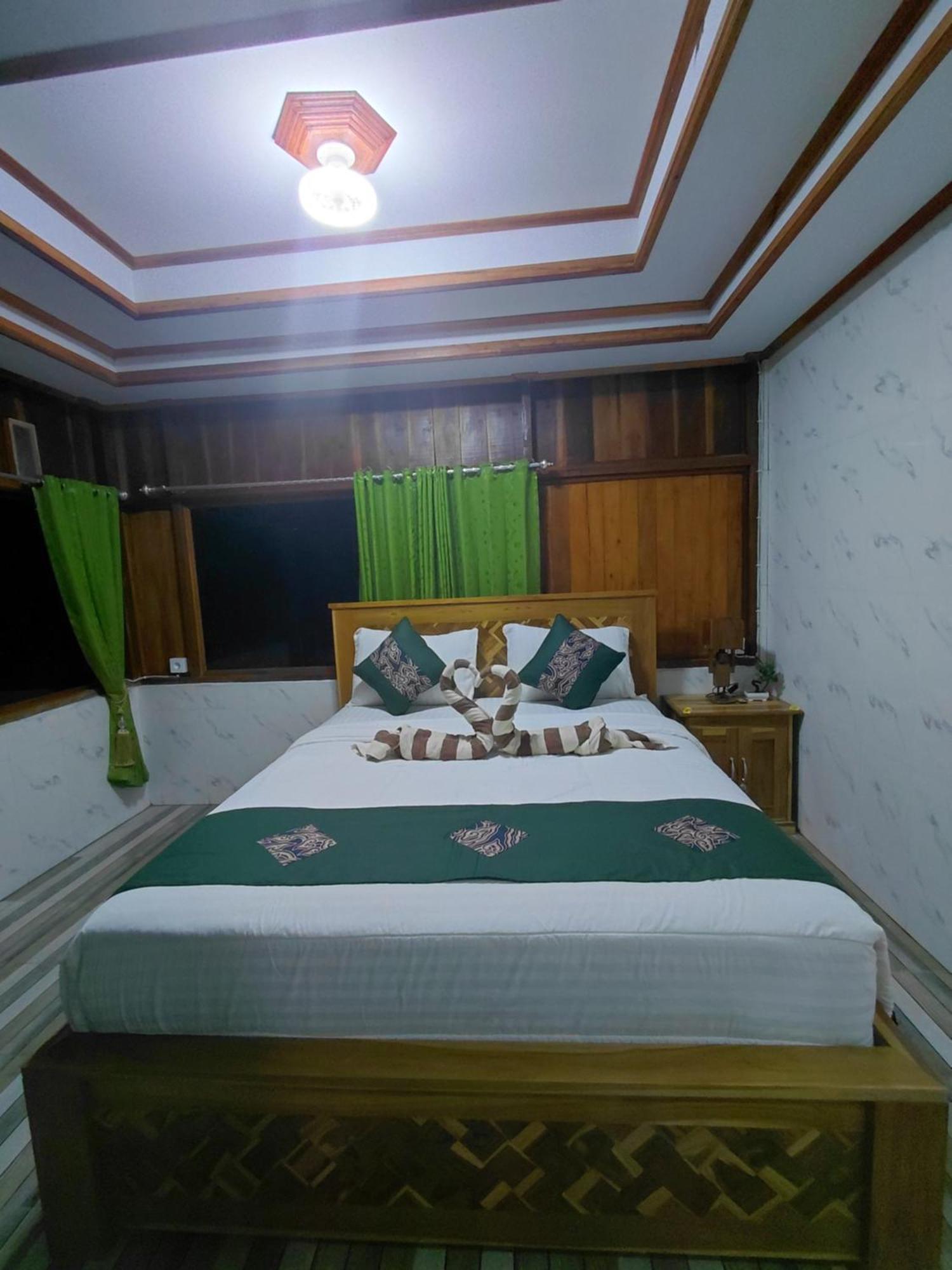 Friendly Homestay Lemukih Singaraja Esterno foto